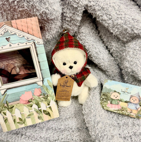 15 cm Bear with Scotland Cloak